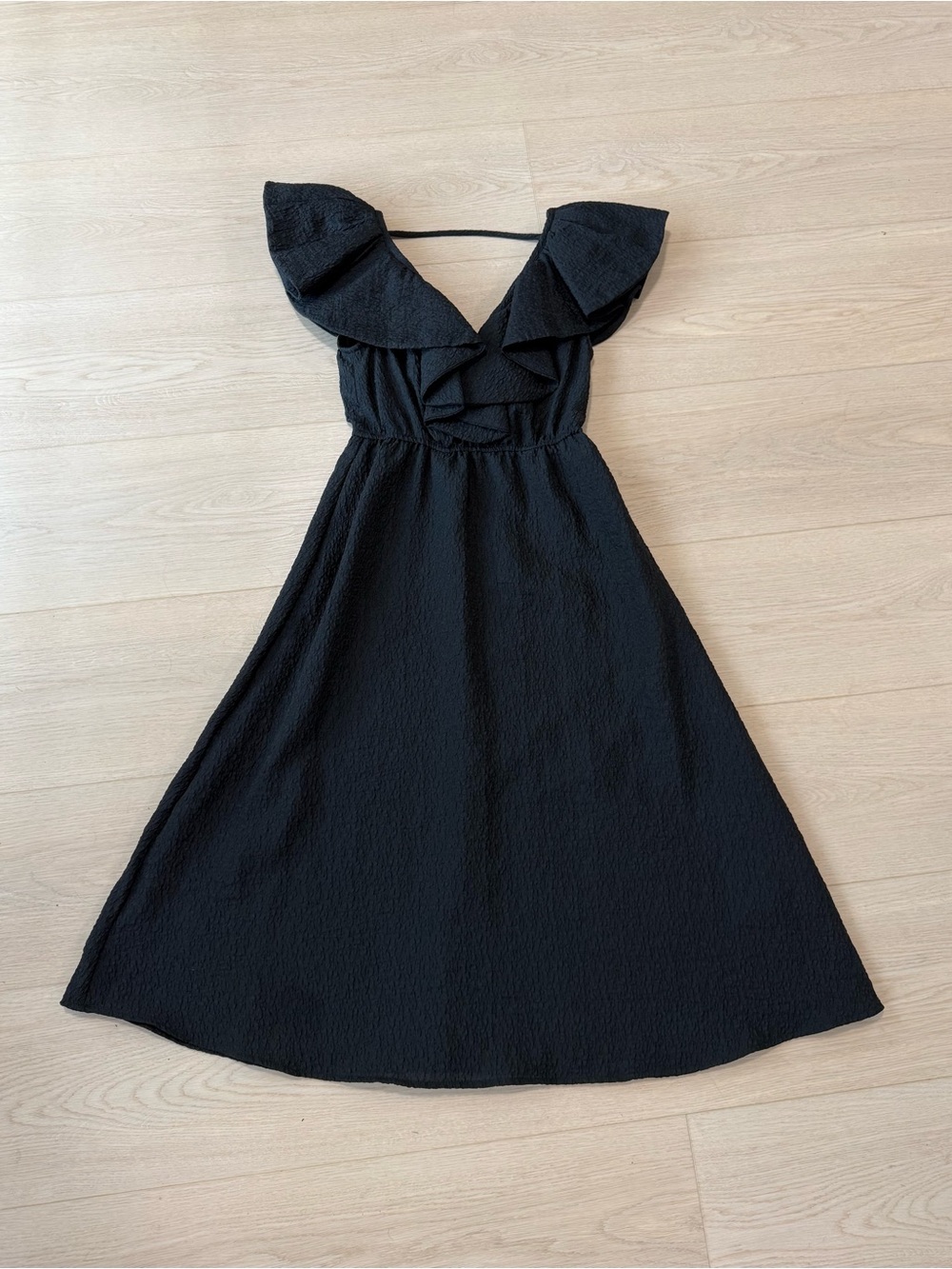 Chelsea28 Ruffle Midi Dress